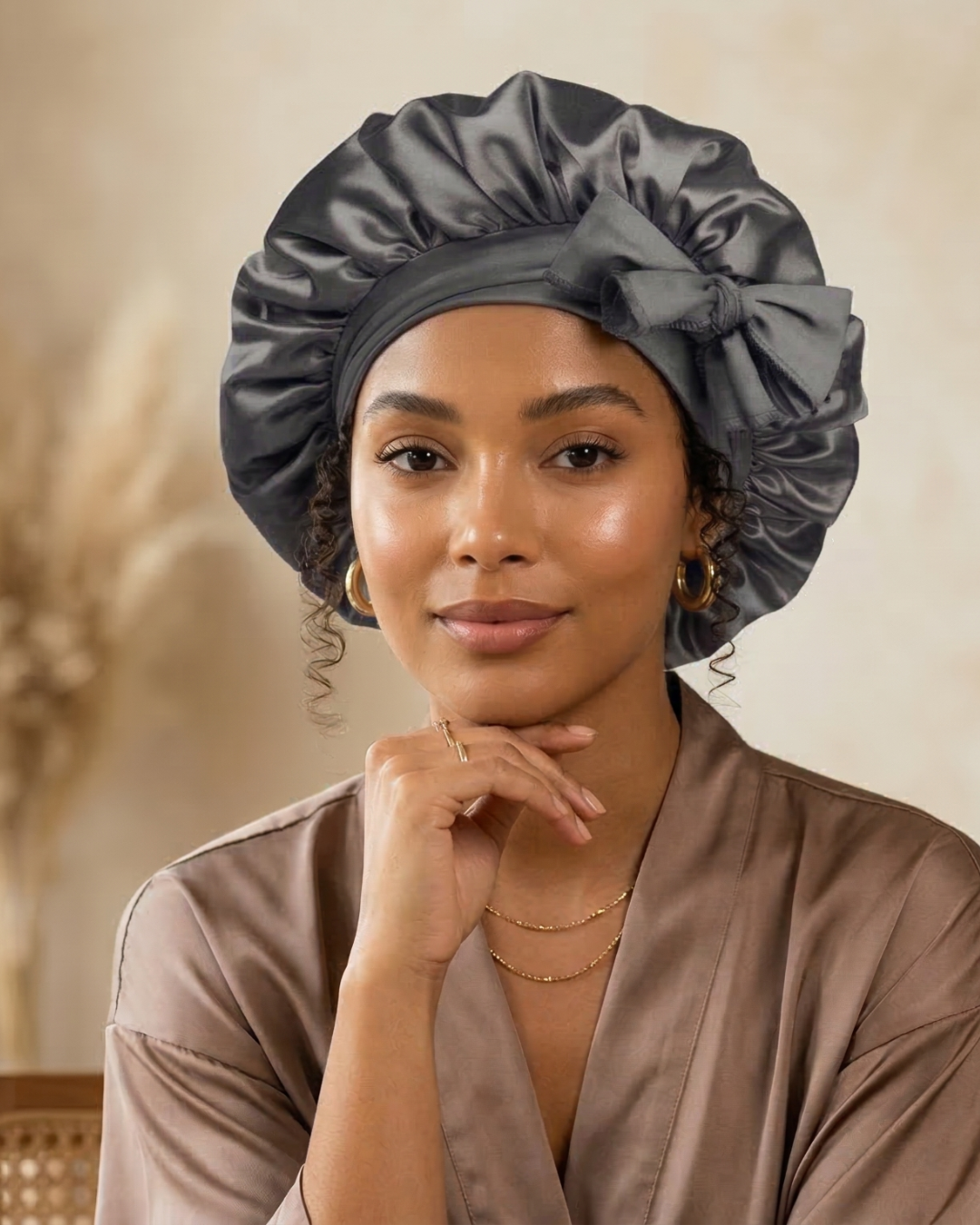 Bonnet en Satin Ajustable Gris