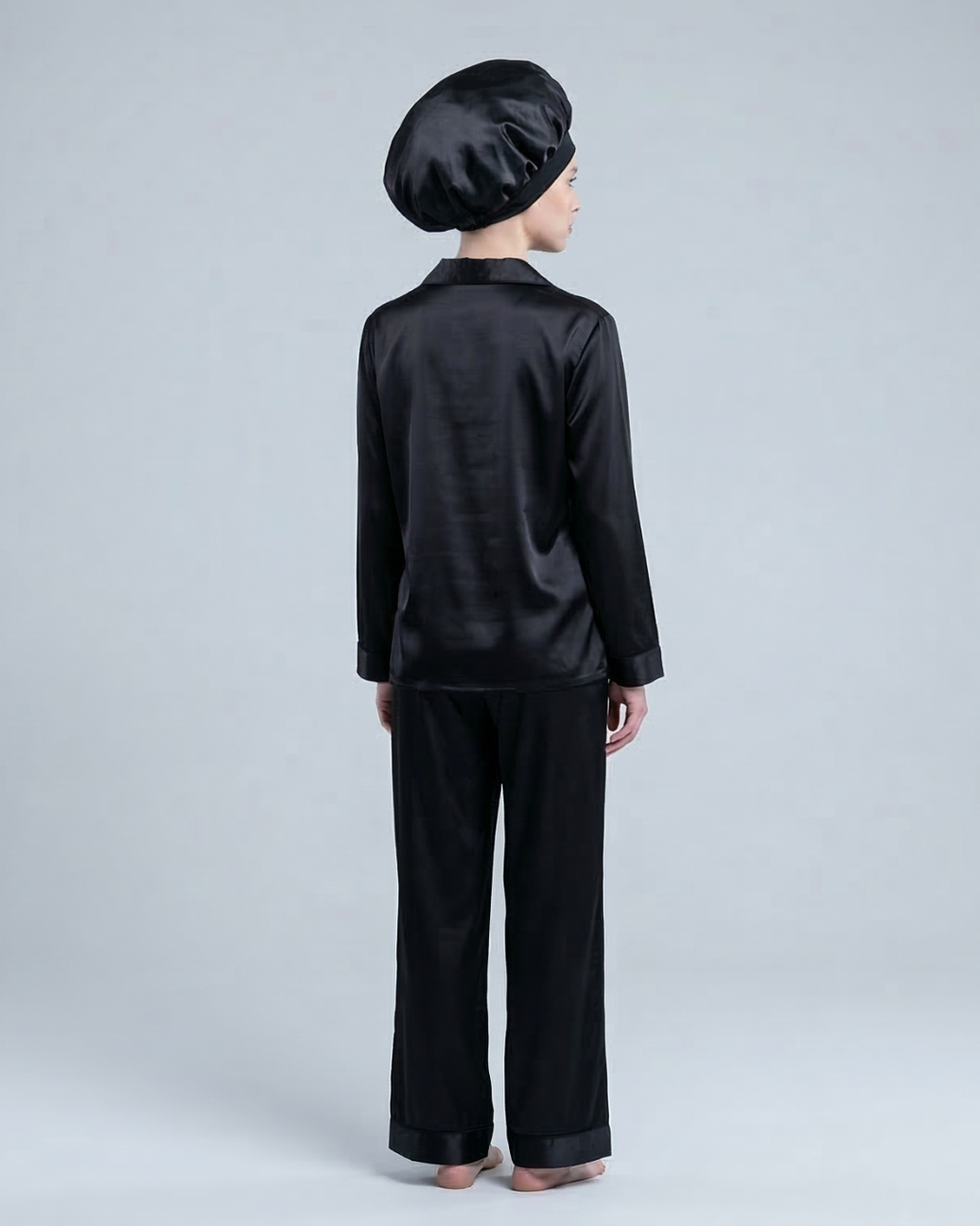 Bonnet en Satin Ajustable Noir