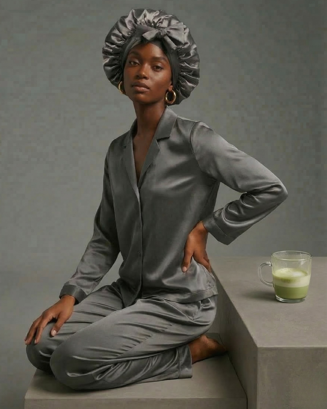 Bonnet en Satin Ajustable Gris