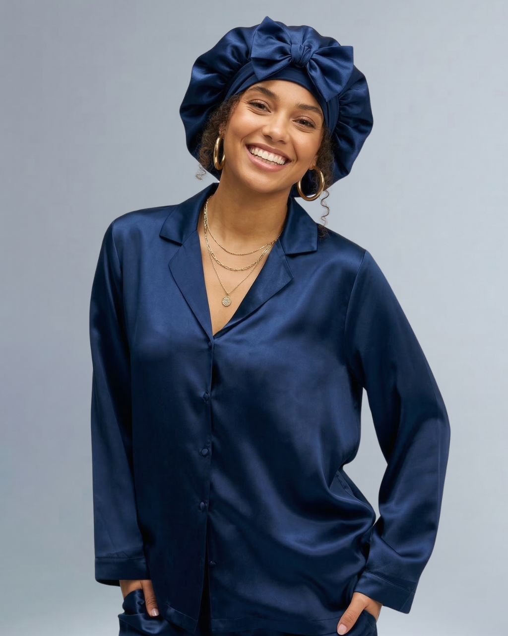 Bonnet en Satin Ajustable Bleu Marine