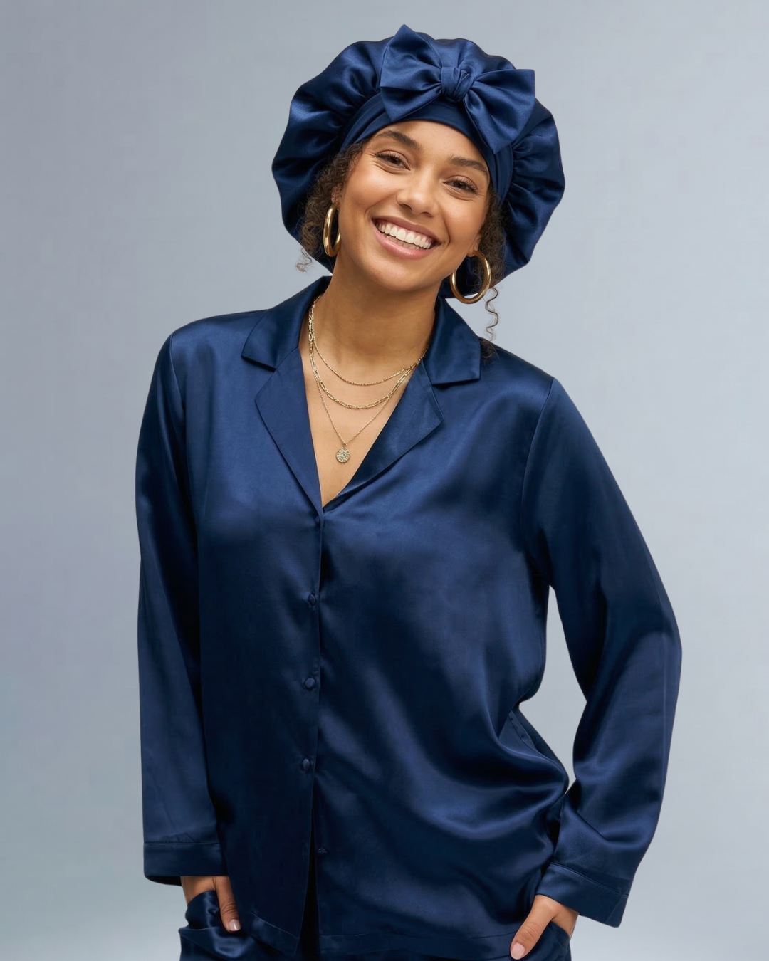 Bonnet en Satin Ajustable Bleu Marine